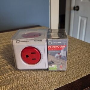 DesignNest PowerCube Original - White Cube with Red Socket